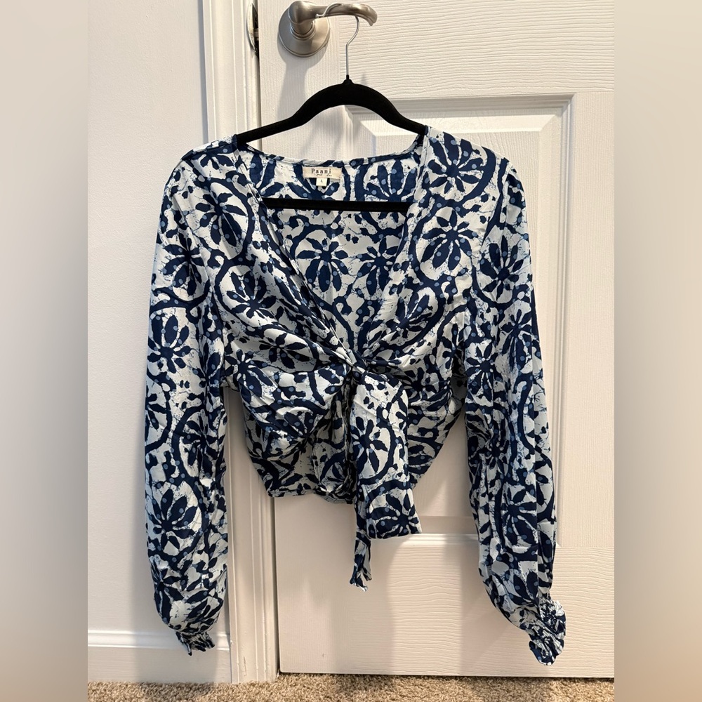 Navy and White Patterned Tie Front Blouse - Size Large, Never Worn
